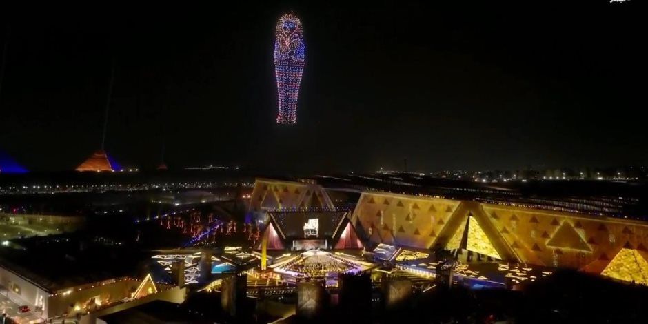 الرئيس السيسى يصطحب ضيوف احتفالية المتحف المصرى الكبير في جولة بالمتحف عقب افتتاحه رسميا