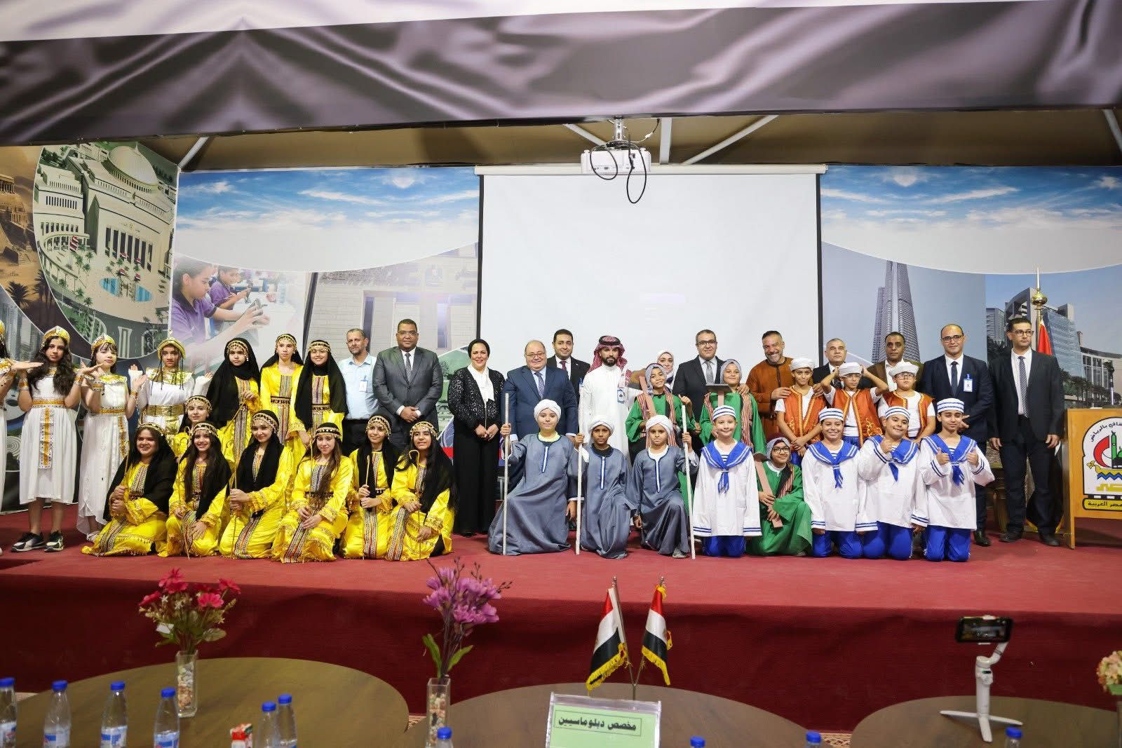 المصريون يحتفلون في السعودية بالتزامن مع افتتاح المتحف المصرى الكبير.. صور