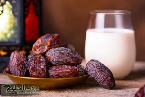 لهذا السبب يجب على النساء فوق سن الثلاثين تناول التمر باللبن