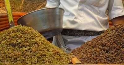 أخبار اليمن : الزراعة: استمرار منع استيراد الزبيب الخارجي