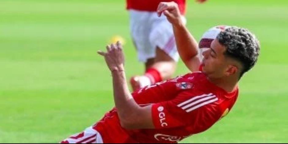 إمام عاشور وبن رمضان وعبد الكريم على دكة بدلاء الأهلي أمام شبيبة القبائل