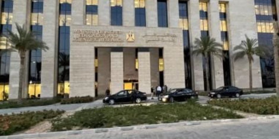 وزارة التعليم تعلن قائمة أبحاث تقييمات نصف العام للمرحلة الثانوية