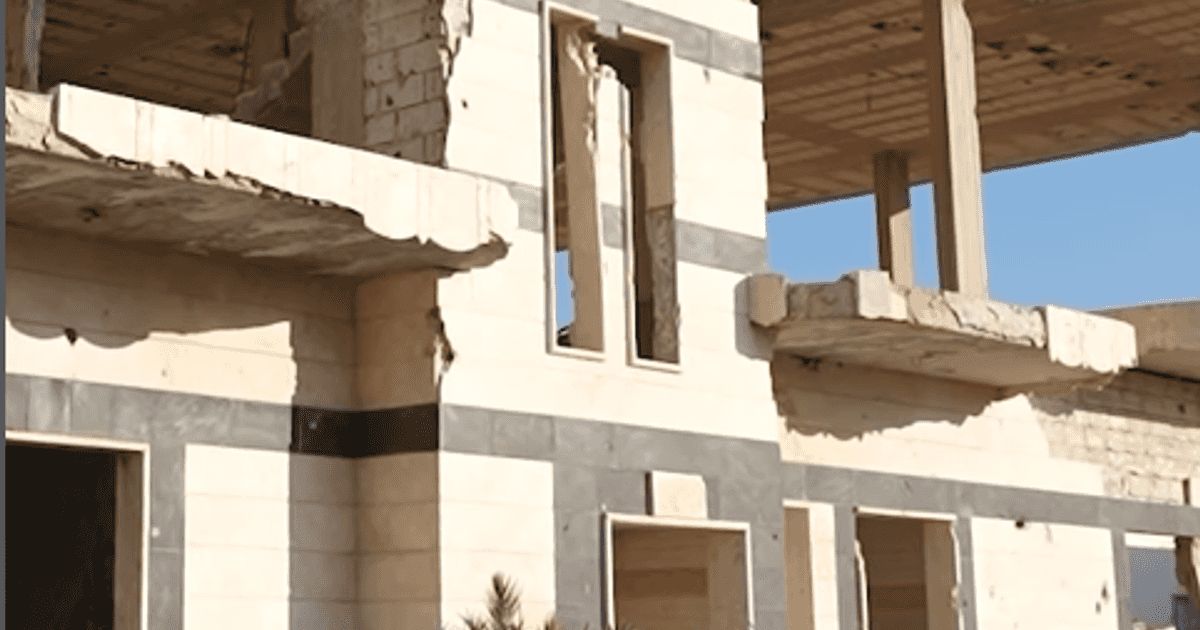 العالم اليوم - شهادة عائلية ببطل سيدني.. وصورة لمنزله المدمر في إدلب