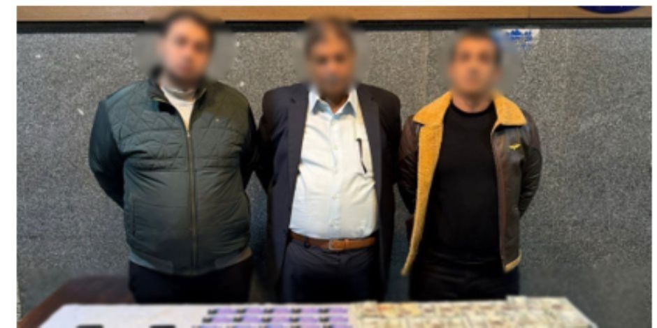 ضبط 3 أشخاص بالمطرية وبحوزتهم عدد من كروت الدعاية الانتخابية