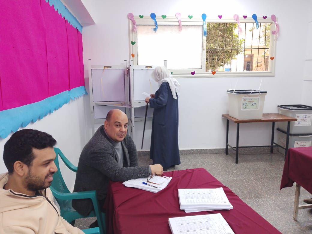 توافد الناخبين على لجان المطرية مع انطلاق جولة الإعادة بانتخابات النواب 2025