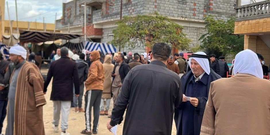 أهالى شمال سيناء يتوافدون على لجان الاقتراع للتصويت في انتخابات مجلس النواب