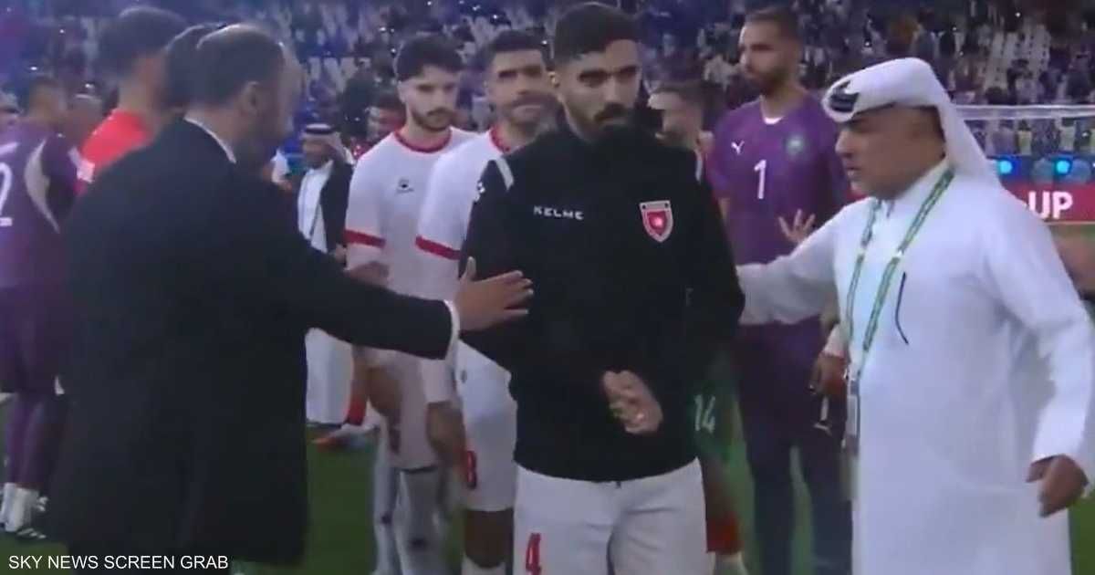 العالم اليوم - بالفيديو.. تجاهل نجوم الأردن لمصافحة مدرب المغرب يشعل الجدل