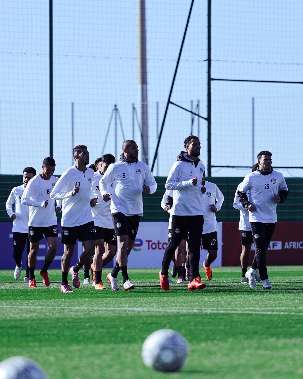 منتخب الفراعنة يبدأ تدريباته لمواجهة جنوب أفريقيا.. صور
