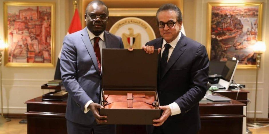 وزير الصحة يناقش مع مدير «Africa CDC» سبل التعاون المشترك