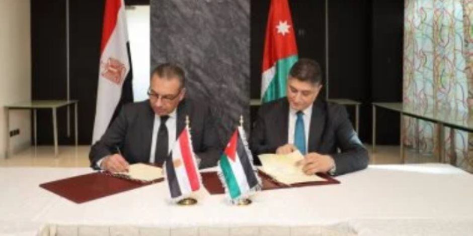 مصر والأردن يوقعان محضرا مشتركا لتسهيل حركة الشاحنات ودعم التجارة