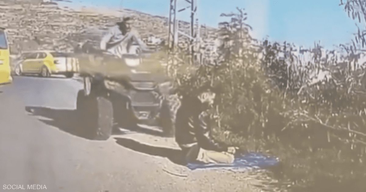 العالم اليوم - فيديو.. جندي إسرائيلي يدهس فلسطينيا أثناء الصلاة