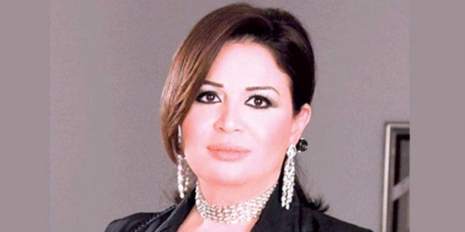 إلهام شاهين تطمئن الجمهور على صحة محمود حميدة: بخير ويغادر المستشفى اليوم