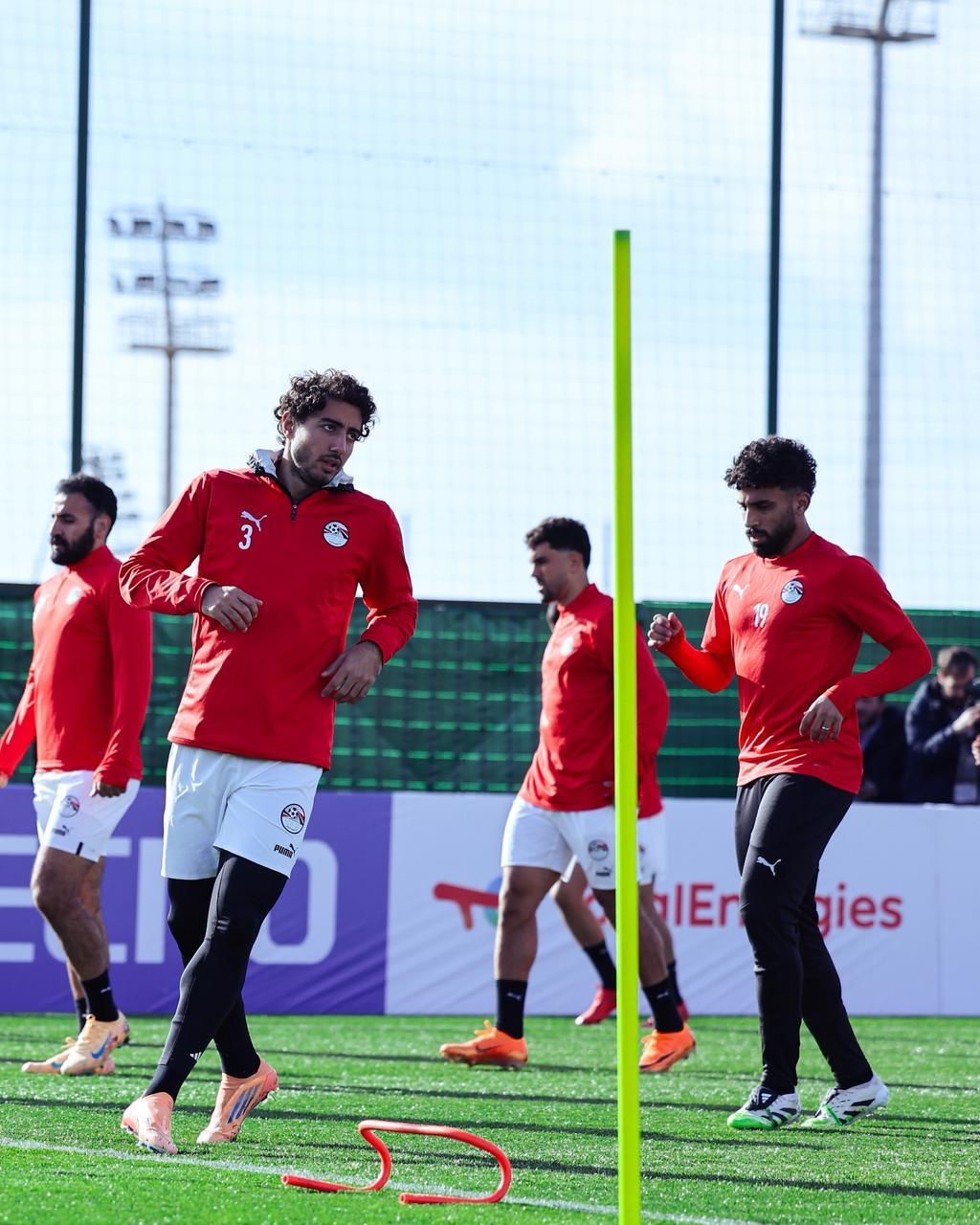 منتخب الفراعنة يختتم تدريباته استعدادا لمواجهة أنجولا غدا.. صور