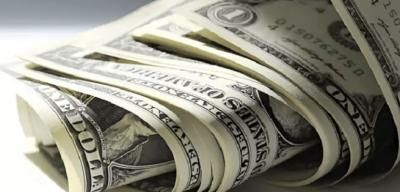 الدولار يتجه نحو أكبر انخفاض سنوي