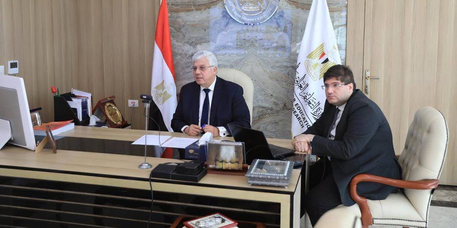 وزير التعليم العالي يعقد اجتماعًا مع المستشارين الثقافيين بالمكاتب والمراكز الثقافية المصرية بالخارج