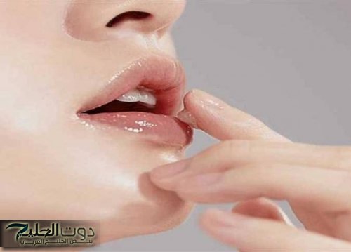 محتاجينها في الشتاء.. أقوى الوصفات لتوريد الشفاه وتقشيرها طبيعية 100%