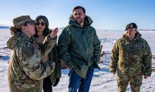 العالم اليوم - بعد "رسالة فانس".. إقالة قائدة قاعدة أميركية في غرينلاند