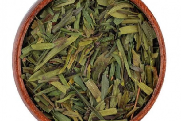 شعرك هيعدي ركبتك!!... عشبة موجودة في كل بيت هتطول وتكثف شعرك من اول اسبوع من الاستخدام!