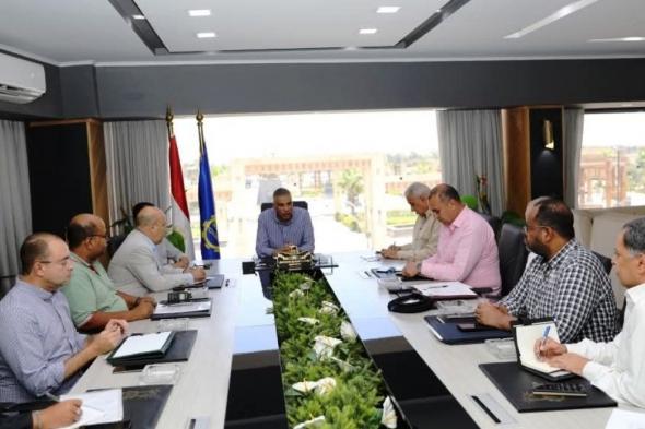 عاجل: وزير النقل يوافق على تطوير 35 كم من الطرق بأسوان